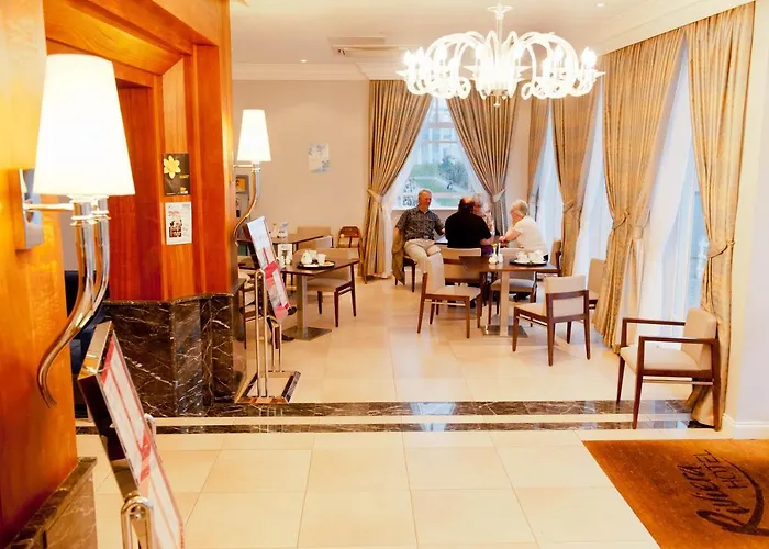 Riviera Hotel